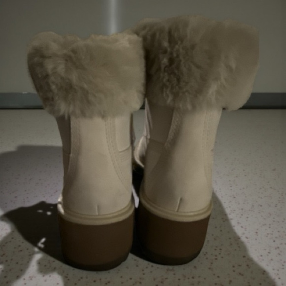 NWB 🌟 Timberland Women's White Lace Up Boots 🥾 - Picture 4 of 5
